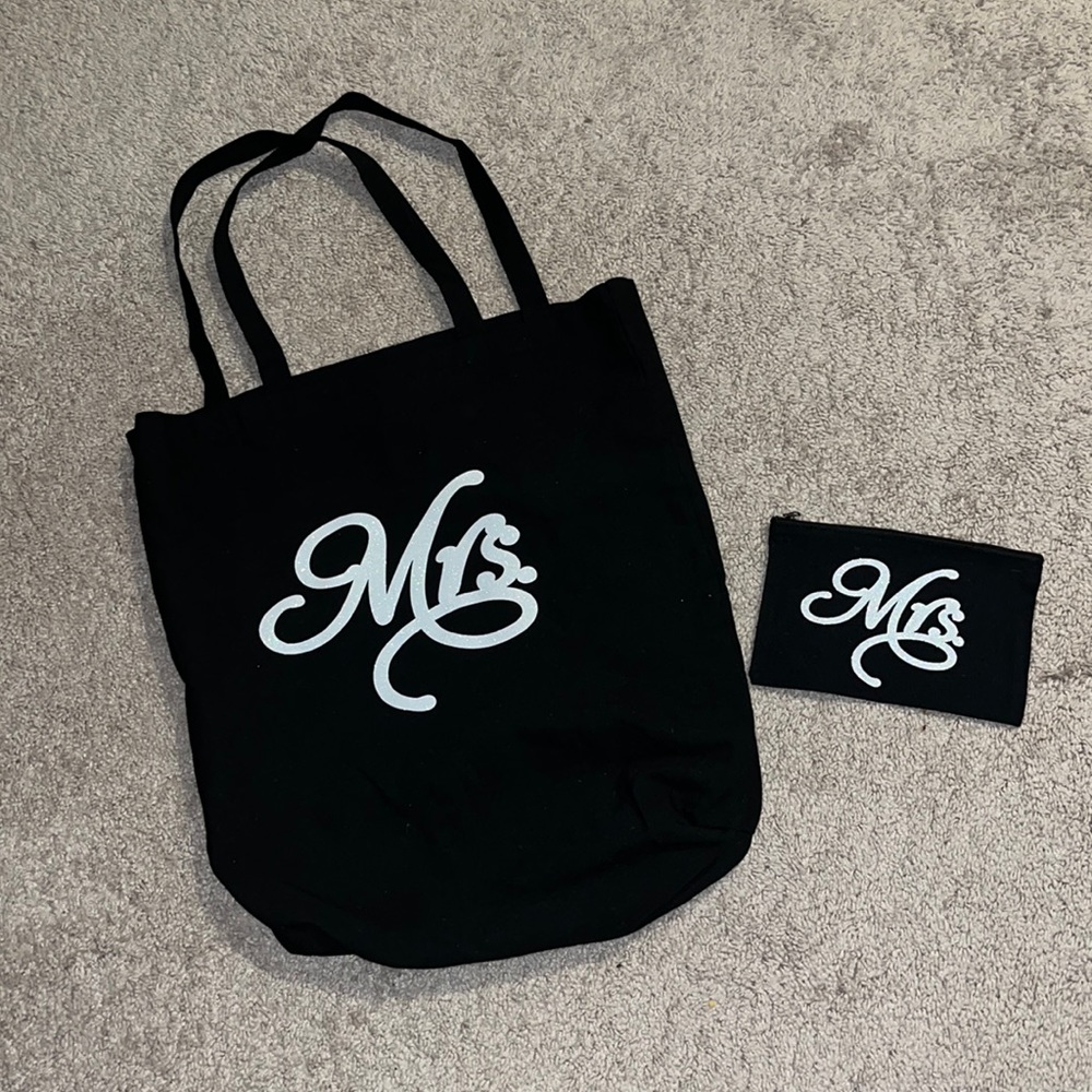 Black canvas Mrs bag